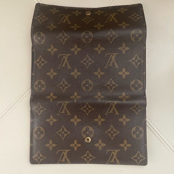 Authentic Louis Vuitton Porte Tresor - Picture 7 of 7
